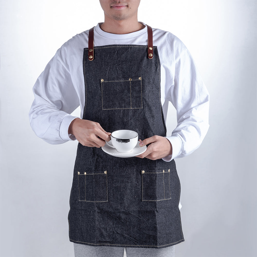 Schürze mit Lederriemen