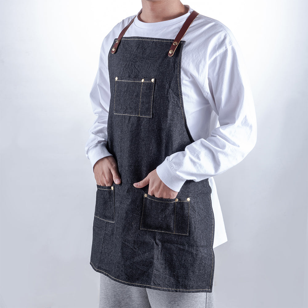 Schürze mit Lederriemen
